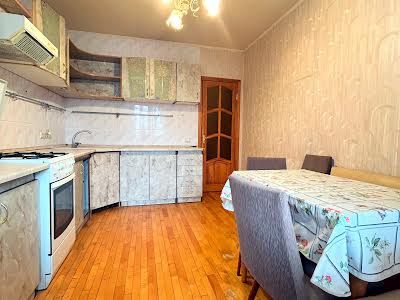квартира за адресою Драгоманова вул., 17