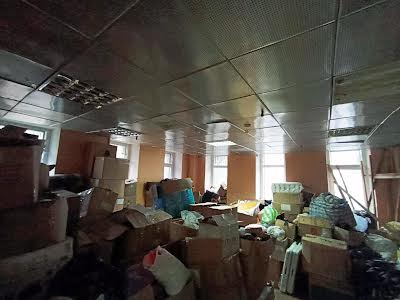 комерційна за адресою Героїв Майдану вул. (Театральна), 10