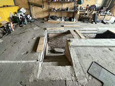 коммерческая по адресу Заводская ул., 1