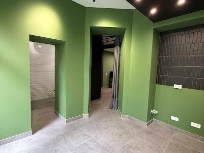 комерційна за адресою Митрополита Антонія Ангеловича вул., 32