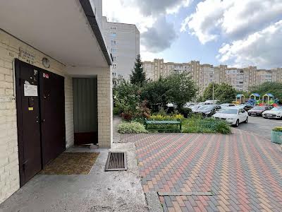 квартира за адресою Машинобудівників вул., 1-В