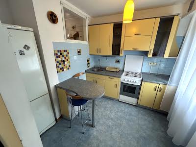 квартира за адресою Митрополита Василя Липківського вул. (Урицького), 43