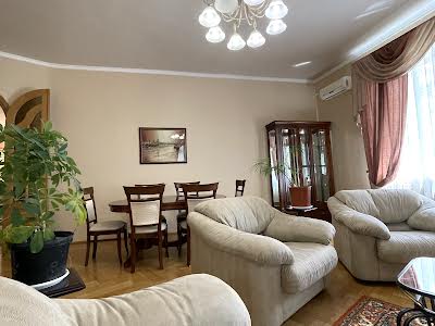 квартира за адресою Обсерваторна вул., 10