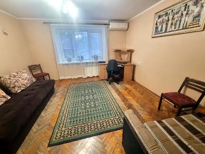 квартира за адресою Почайнинська вул., 35