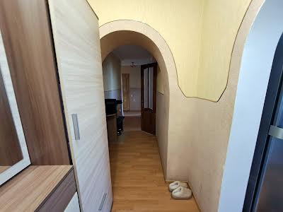 квартира за адресою Золотогірська вул., 9