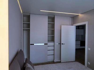 квартира по адресу Олександра Олеся ул., 10
