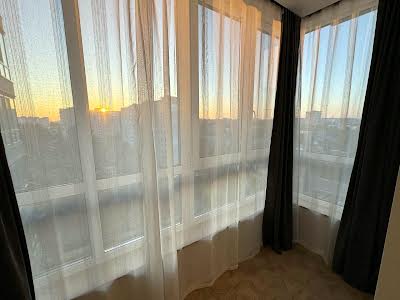 квартира за адресою Домбровського вул., 75