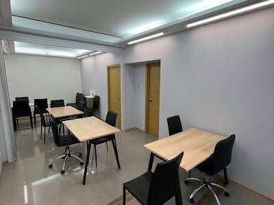 комерційна за адресою Іллі Мечникова вул., 20