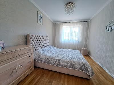 квартира за адресою Лепкого, 8