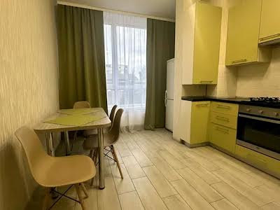 квартира за адресою Практична вул., 8