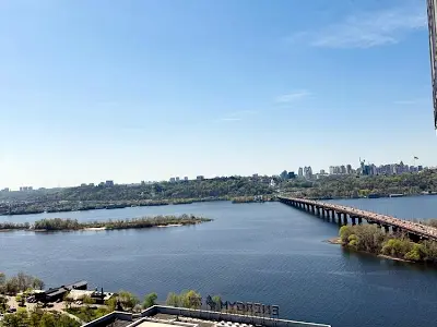 квартира за адресою Дніпровська набережна вул., 1