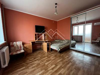 квартира за адресою В'ячеслава Чорновола вул. (Гутовського), 15