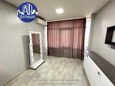 комерційна за адресою Рівненська вул., 5а