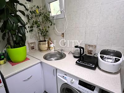 квартира за адресою Космічна вул., 12