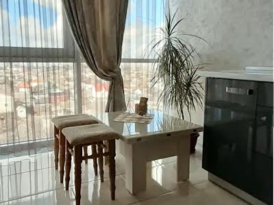 квартира за адресою Олексія Вадатурського вул., 18б