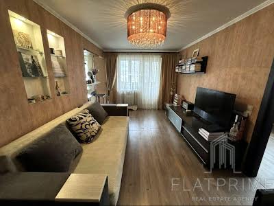 квартира за адресою Набережно-Хрещатицька вул., 35а