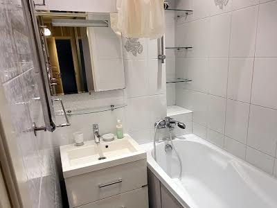 квартира за адресою Патріарха Мстислава Скрипника вул., 11