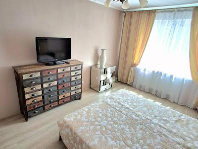 квартира за адресою Урлівська вул., 24