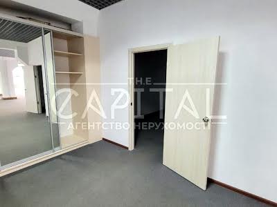 комерційна за адресою Кирилівська вул. (Фрунзе), 160