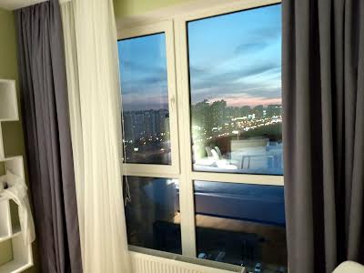 квартира за адресою Ревуцького вул., 40-В