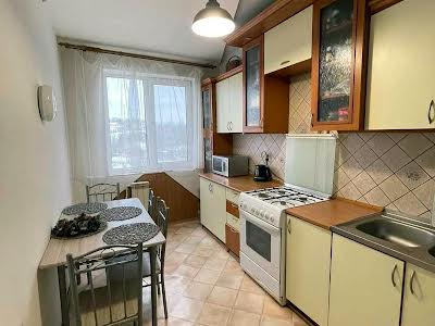 квартира за адресою Івана Миколайчука вул., 32