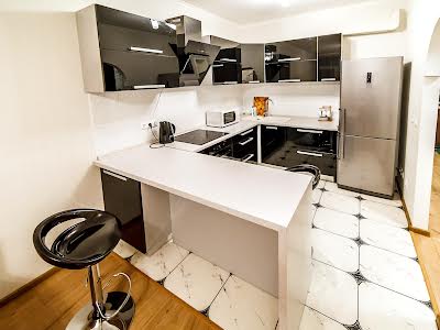 квартира за адресою Регенераторна вул., 4