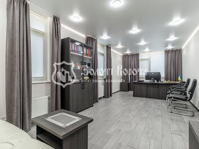 комерційна за адресою Любомира Гузара просп. (Космонавта Комарова), 11