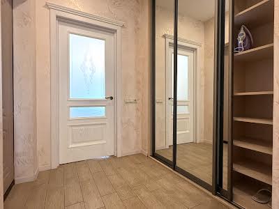 квартира за адресою Регенераторна вул., 4 к1-9