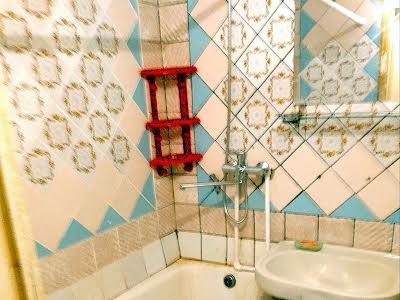 квартира за адресою Академіка Булаховського вул., 42/43
