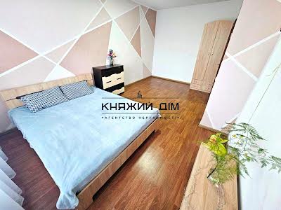 квартира за адресою Софії Русової вул., 5-Б