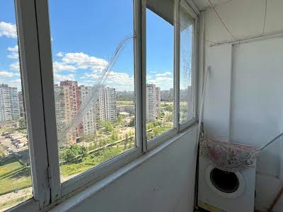 квартира за адресою Каштанова вул., 1/9
