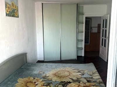 квартира за адресою Вагонна вул., 8