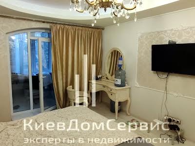 квартира за адресою Київ, Дмитрівська вул., 96