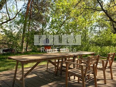будинок за адресою Набережна вул., 12