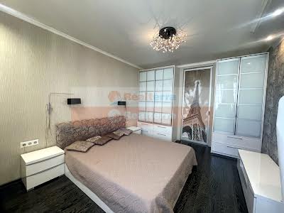 квартира за адресою Бориса Гмирі вул., 8 -Б