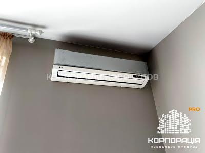 квартира за адресою Олександра Хіри вул., 4