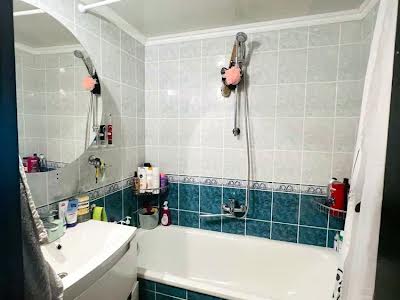 квартира за адресою Івана Величковського вул., 42