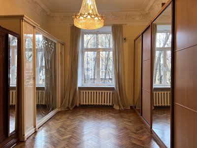 квартира по адресу Французский бульв., 11а