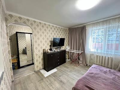 квартира за адресою Осіння вул., 4