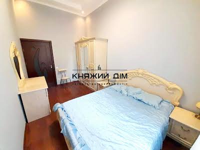 квартира за адресою Музейний пров., 8