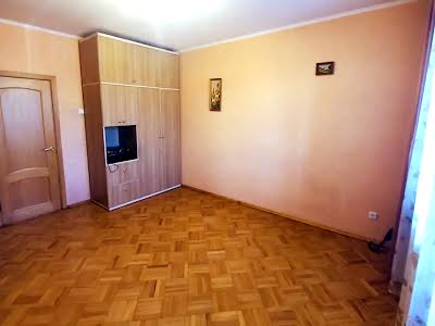 квартира за адресою Ревуцького вул., 24/4