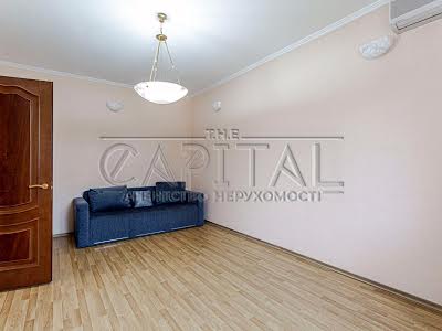 дом по адресу с. Белогородка, Чернобыльская