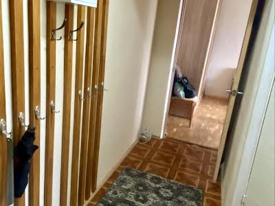квартира за адресою Ореста Левицького вул. (Академіка Курчатова), 18