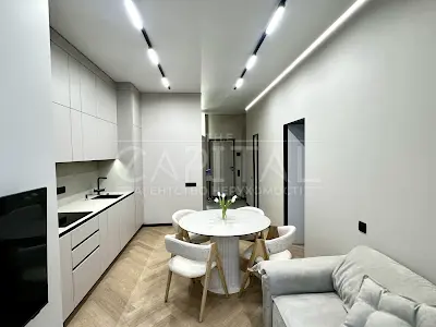 квартира за адресою Дегтярівська вул., 17-19