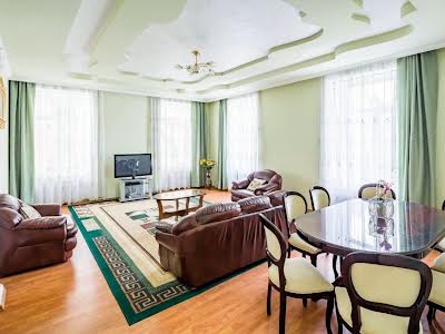 квартира по адресу Театральная ул., 12