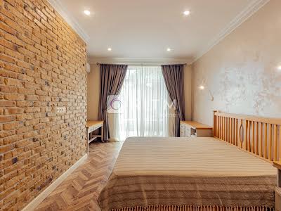 квартира за адресою Дегтярна вул., 7