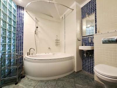 квартира за адресою Святошинська пл., 1
