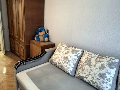 квартира за адресою Сулеймана Стальського вул., 8