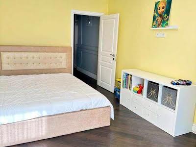 квартира за адресою Регенераторна вул., 4