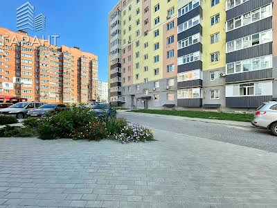 квартира за адресою Михайла Лушпи просп., 5